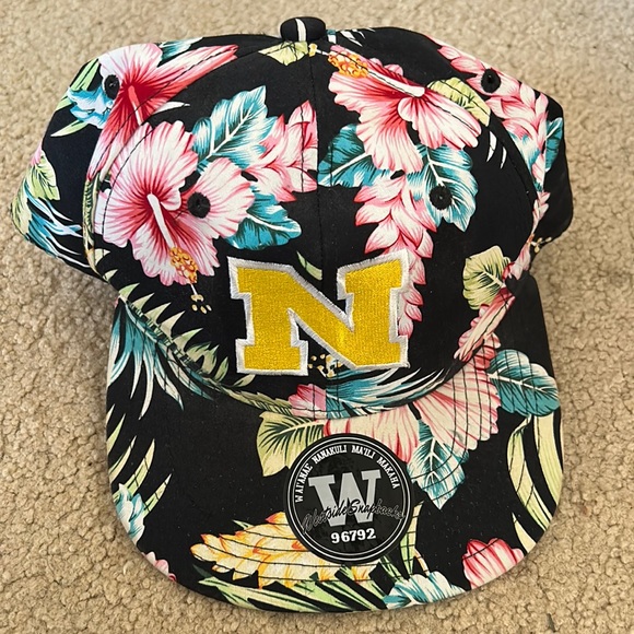 Floral Hawaiian Hat - Picture 1 of 3